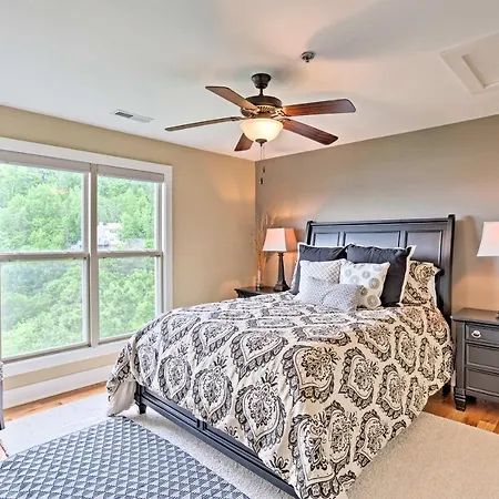 Lake-View Silver Point Condo By Hurricane Marina!